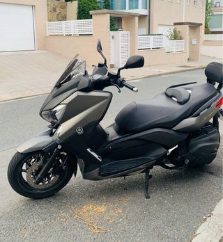 Yamaha XMAX 400 Maxi Scooter