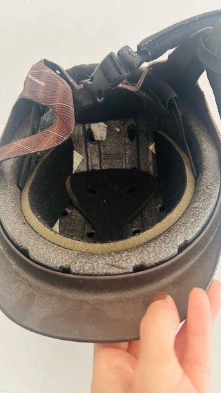 Casco de equitación marrón