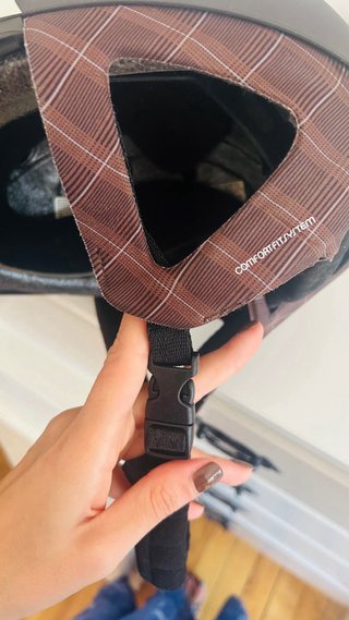 Casco de equitación marrón