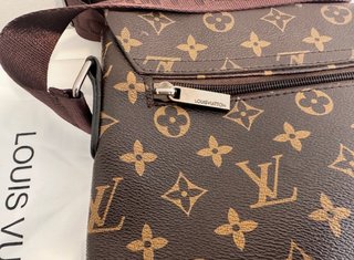Bolso bandolera L. v Monogram Marrón