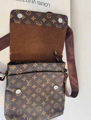 Bolso bandolera L. v Monogram Marrón