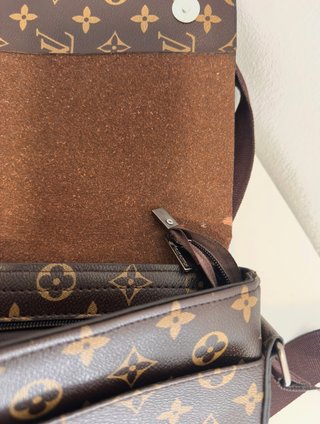Bolso bandolera L. v Monogram Marrón