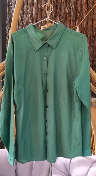 Camisa verde mujer, manga larga parecida a la seda