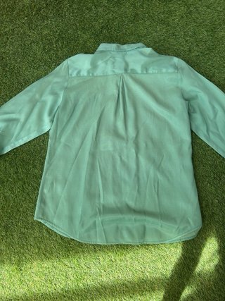Camisa verde mujer, manga larga parecida a la seda