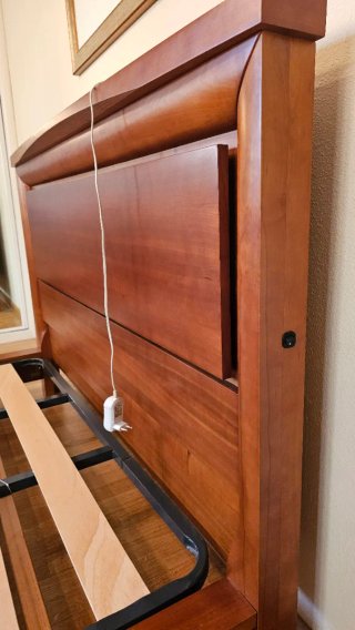 Juego de cama madera + 2 mesitas