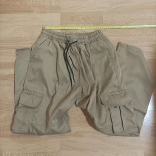 Pantalón cargo oversize beige
