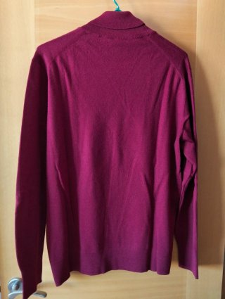 Jersey granate cuello alto fino