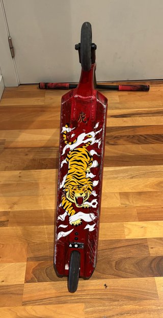 Patinete Bestial Wolf Rojo R12 Tiger L.E.