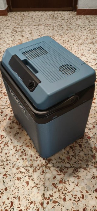 Nevera Eléctrica IGLOO 24L (12V/230V)