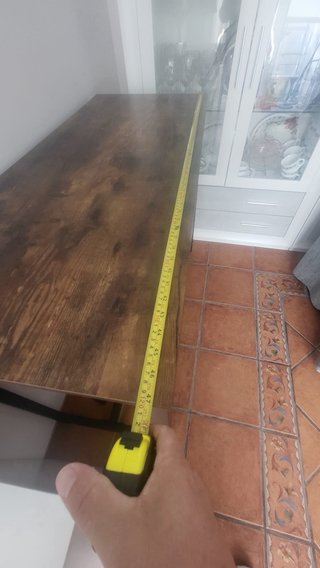 Mesa alta con 2 taburetes y regalo dos mas .