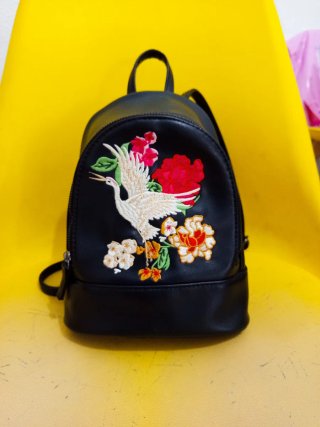 Mochila pequeña Primark. OFERTAAAAAAA