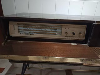 Mueble Tocadiscos Caoba Schneider
