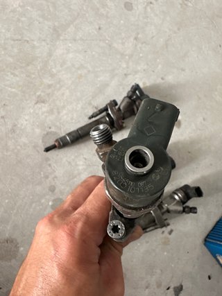 Inyector Opel Vivaro 2.5 D 0445110087