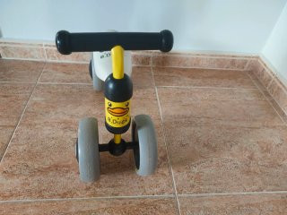 Triciclo B. Duck Amarillo Ruedas Goma