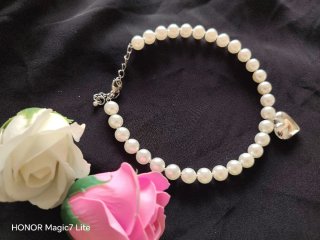 Collana perle bianche con ciondolo a cuore