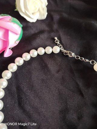 Collana perle bianche con ciondolo a cuore