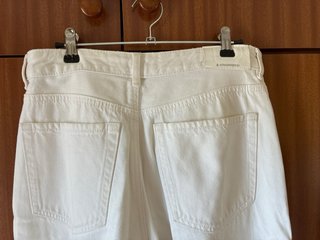 Pantalón blanco Stradivarius