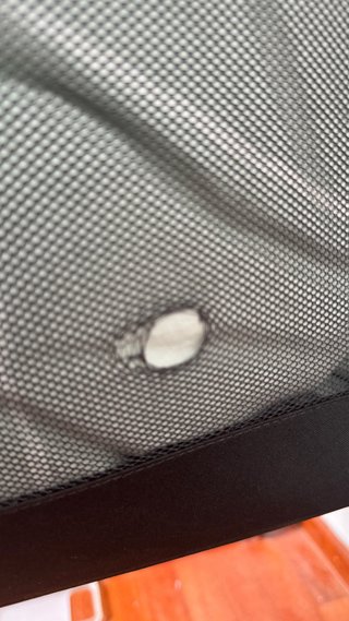 Cuna de colecho gris con detalle