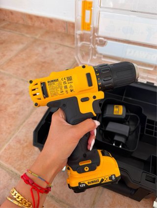 Taladro y Atornillador DeWalt DCK211D2T