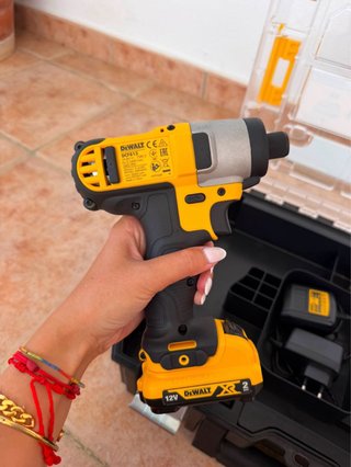 Taladro y Atornillador DeWalt DCK211D2T