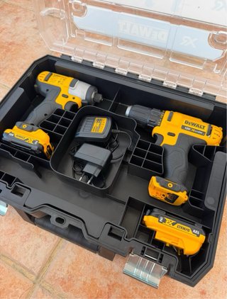 Taladro y Atornillador DeWalt DCK211D2T