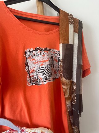 3 Camisetas y complementos
