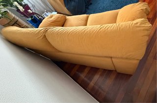 Divano a 2 posti giallo