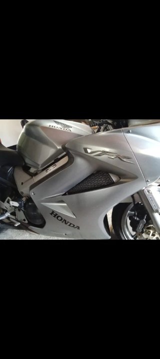 Honda VFR 800 VTEC Plata