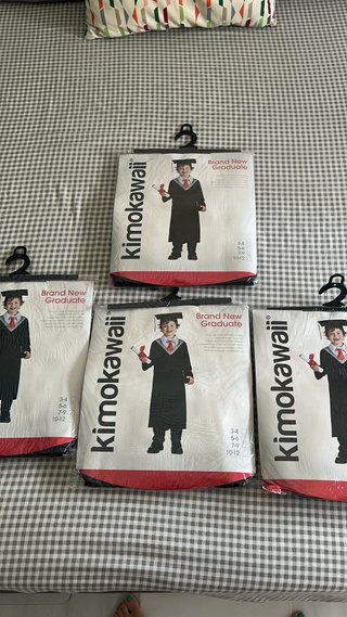 Traje de graduación infantil