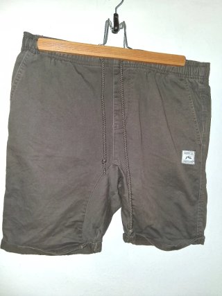 Completo T-shirt e pantaloncini marrone
