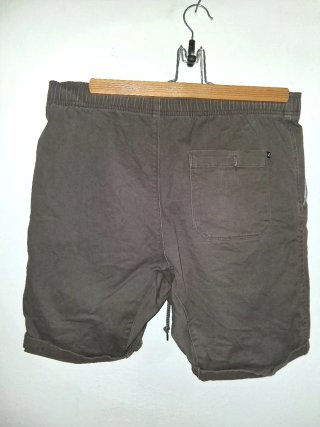 Completo T-shirt e pantaloncini marrone