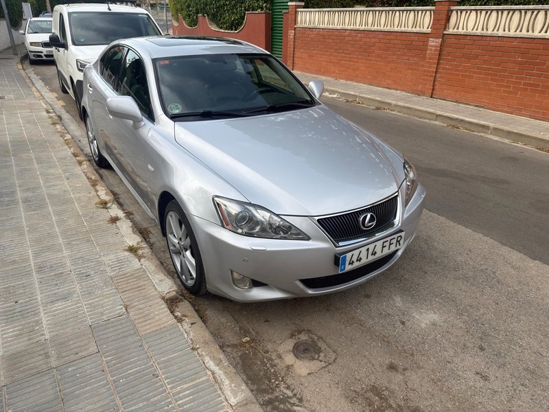 Lexus IS 2006 - foto 1