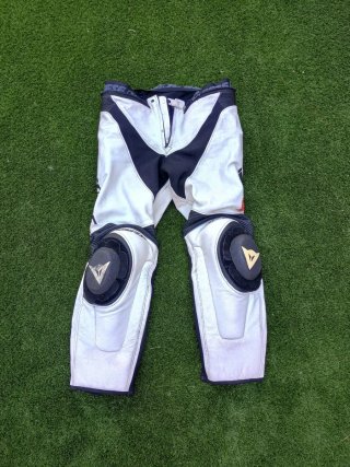 Mono Dainese Laguna Seca blanco y negro
