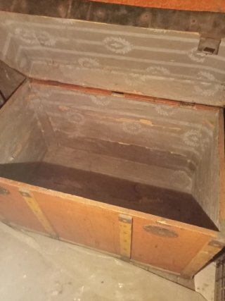 Baúl Vintage Grande con Cerrajes y Asas