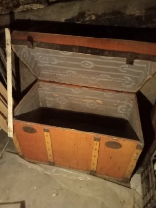 Baúl Vintage Grande con Cerrajes y Asas