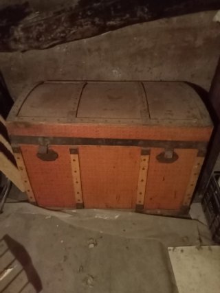 Baúl Vintage Grande con Cerrajes y Asas