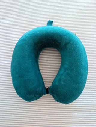 Almohada de viaje azul marino de viscoelástica
