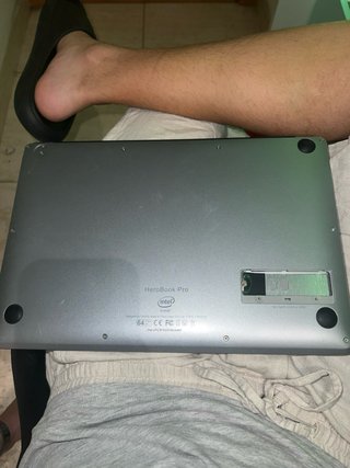 Chuwi HeroBook Pro - Sin Disco Duro
