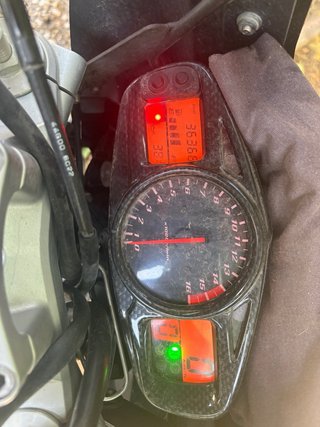 Suzuki GSR Naked Azul/Plata