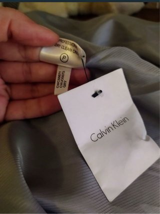 Abrigo Calvin Klein Talla L Gris