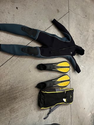 Traje de neopreno 5mm y aletas
