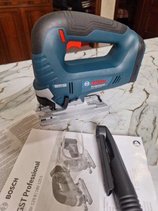 Sierra de calar Bosch GST 18V-125 B