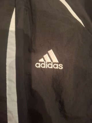 Chaqueta Adidas Negra y Blanca
