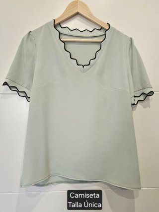 Blusas y vestidos Zara