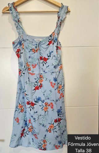 Blusas y vestidos Zara