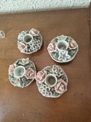 Figura de porcelana rosas y cesta