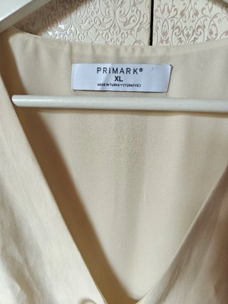 Chaleco lazada frontal color crema Primark nuevo