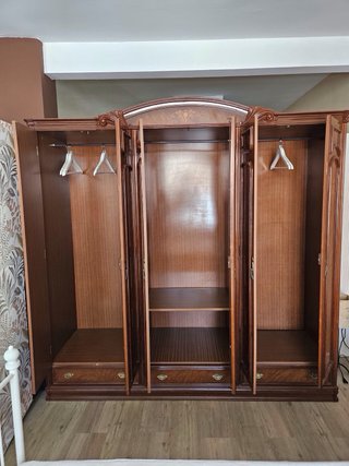 Armario vintage de madera
