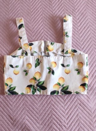 Top corto estampado limones