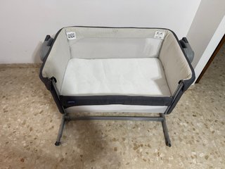 Cuna colecho Chicco gris